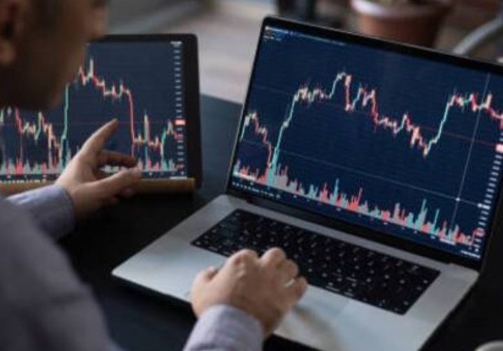 How a Forex Broker Supports Traders with Tools, Market Access, and Efficient Trade Execution